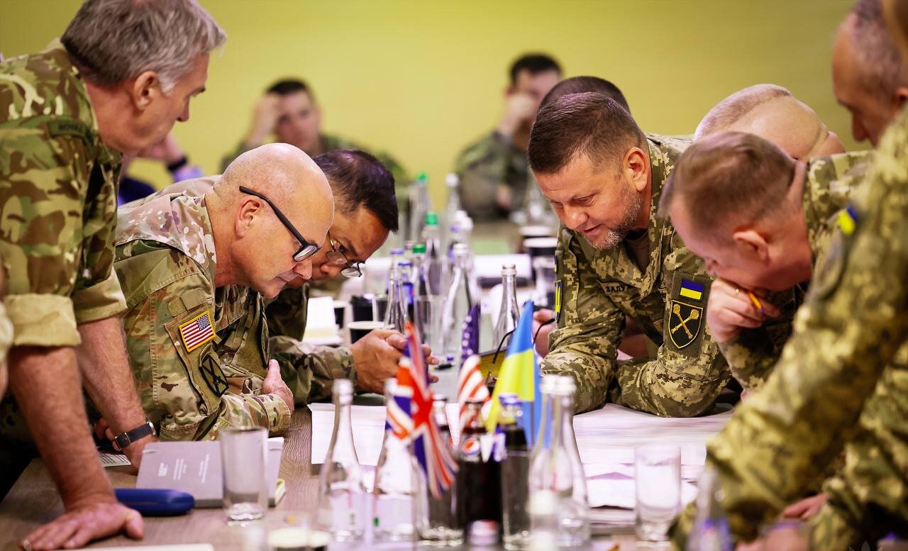 Militares ucranianos, yanquis e ingleses